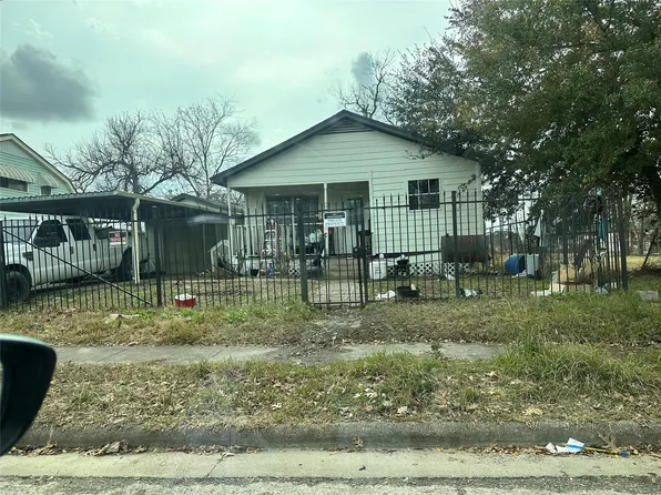 4704 Stonewall St, Houston, TX 77020