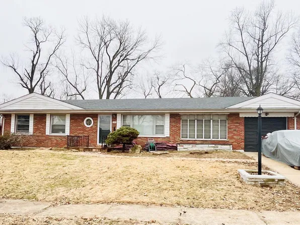 850 Cernicek Ln, Saint Louis, MO 63135