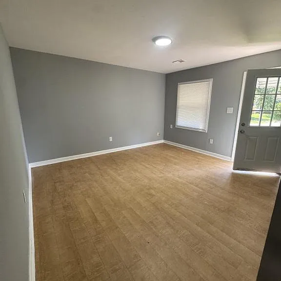 9841 Crusader Dr — Photo 3