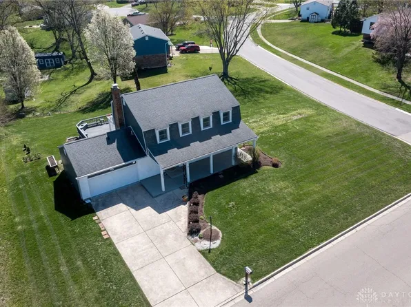 2205 Entrada Dr, Dayton, OH 45431