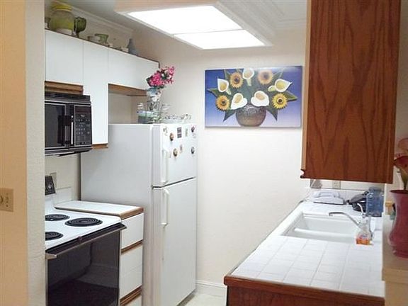 4th image of 6958 Chantel Ct