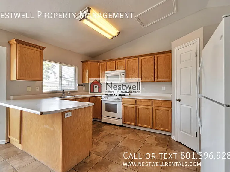 4556 S Wormwood Dr — Photo 5