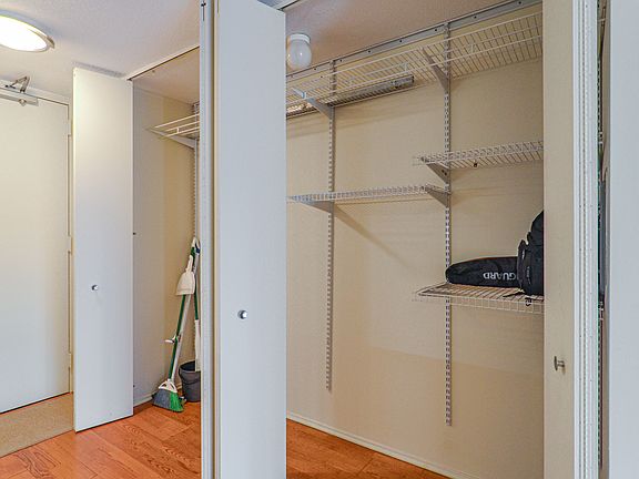 5th image of 405 N Wabash Ave Unit 202