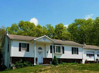 27 Memory Ln, Ashaway, RI 02804