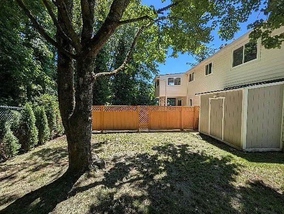 5316 Sandra Ln NE — Photo 3