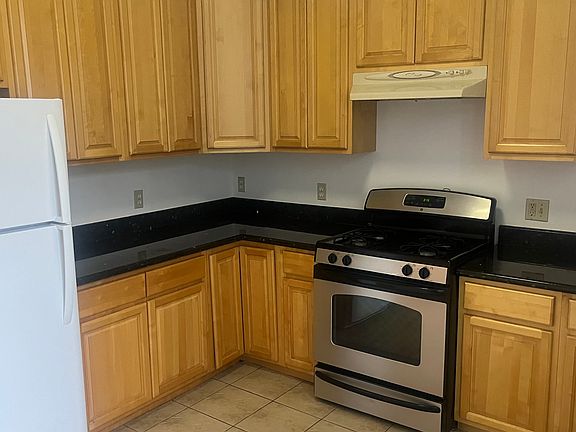 5th image of 3009 Gough St