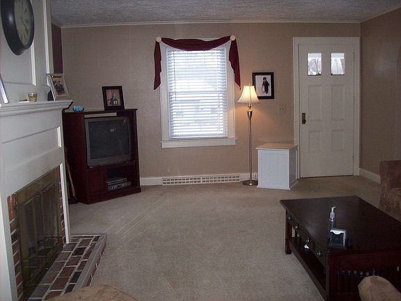 2nd image of 843 17th St NE