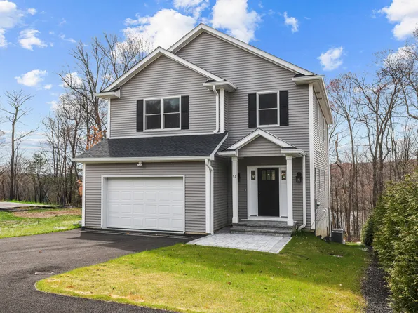 51 E Hill Rd, Cortlandt Manor, NY 10567