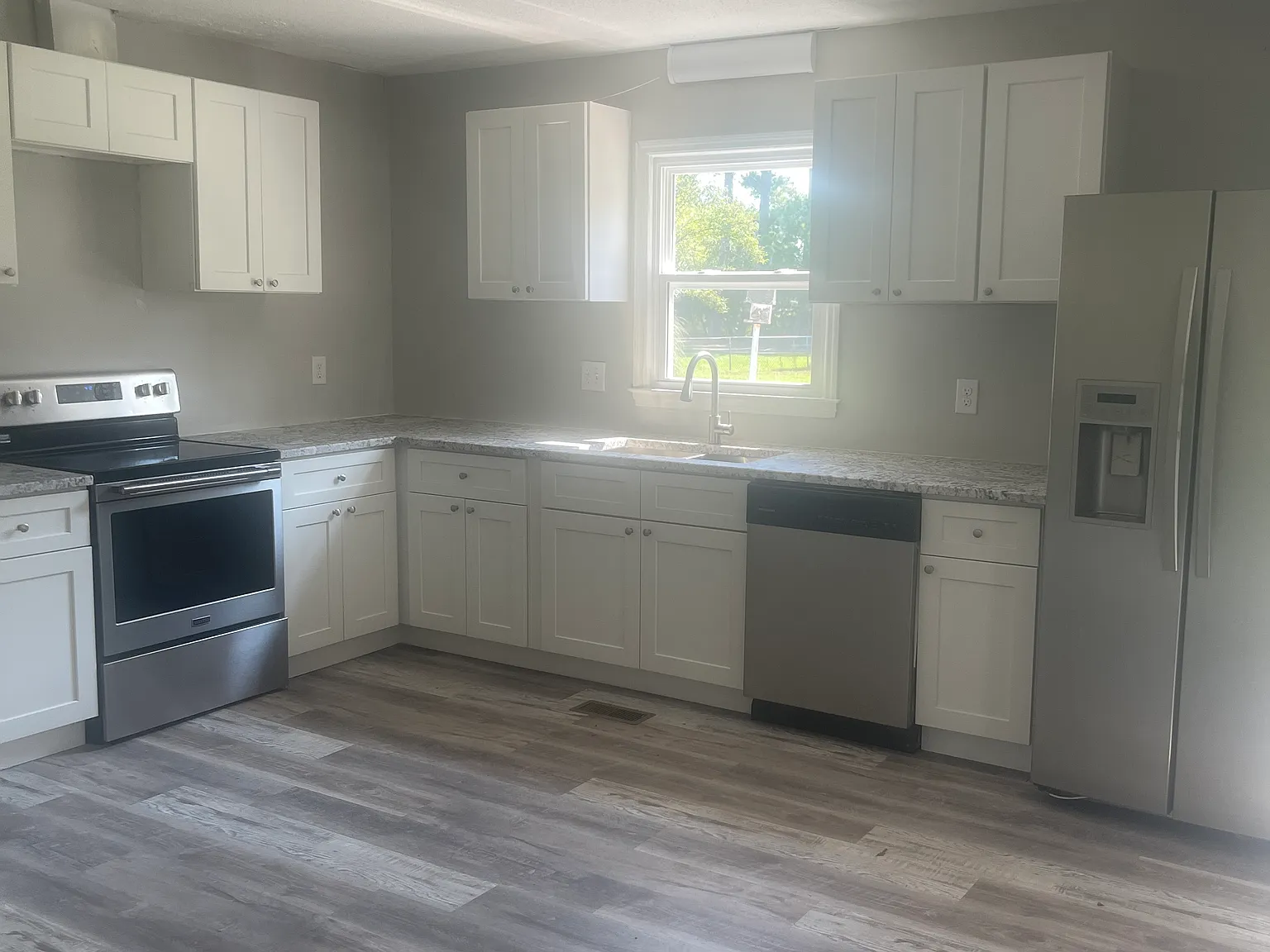 3 bed, 1329 sqft, $1,500 — Photo 2