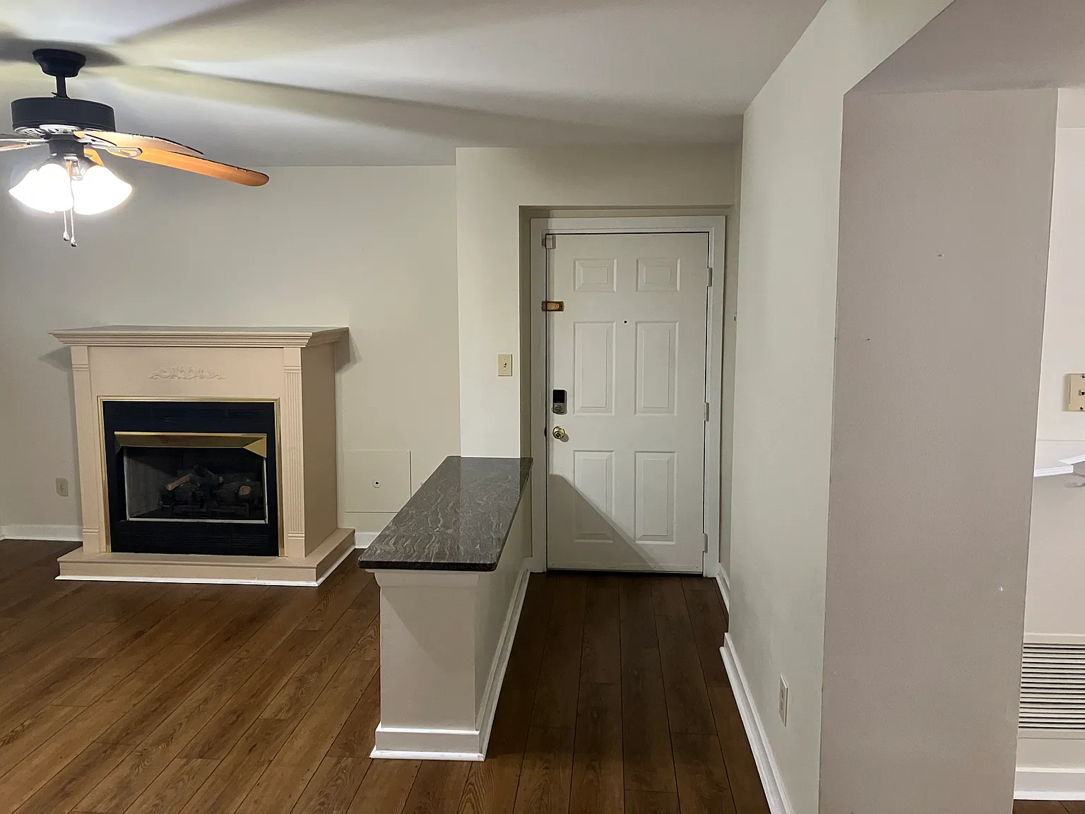 4602 Center Terrace Lane — Photo 3