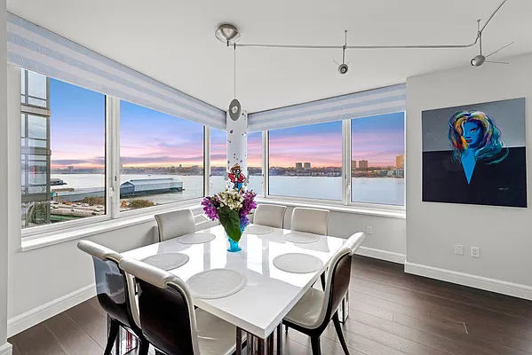 Sold by Nest Seekers International | media 3