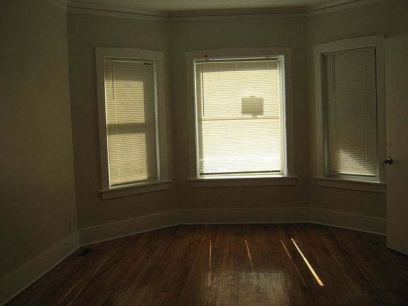 4th image of 1237 N Harding Ave