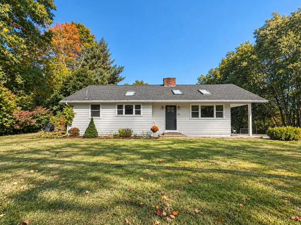 22 Pinewood Drive, Cumberland, ME 04021