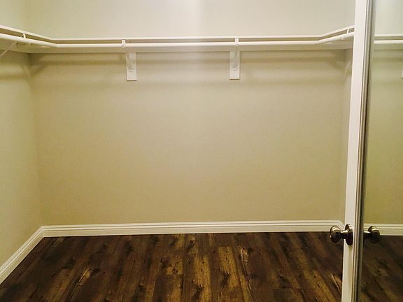 walking closet