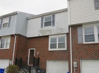 530 Hemlock Ct, Coraopolis, PA
