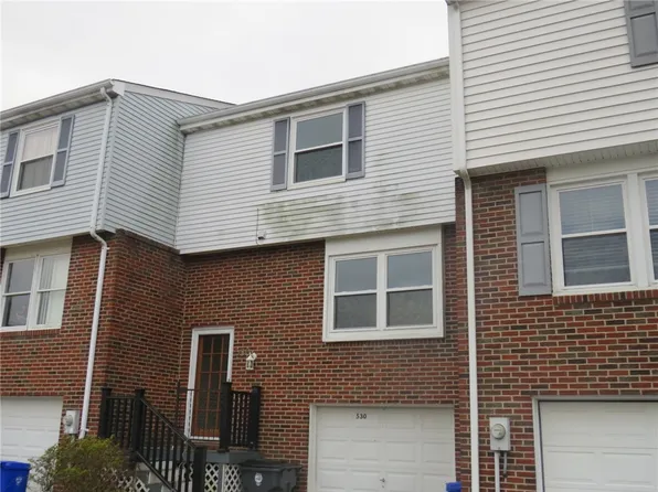 530 Hemlock Ct, Coraopolis, PA 15108