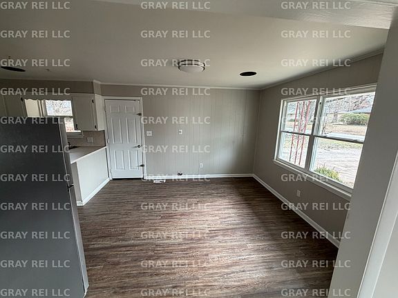 5th image of 100 W Lincoln Ave
