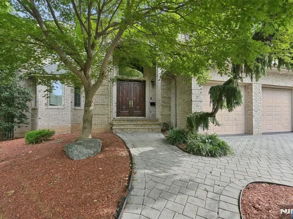 17 Bayview Avenue, Englewood Cliffs, NJ 07632