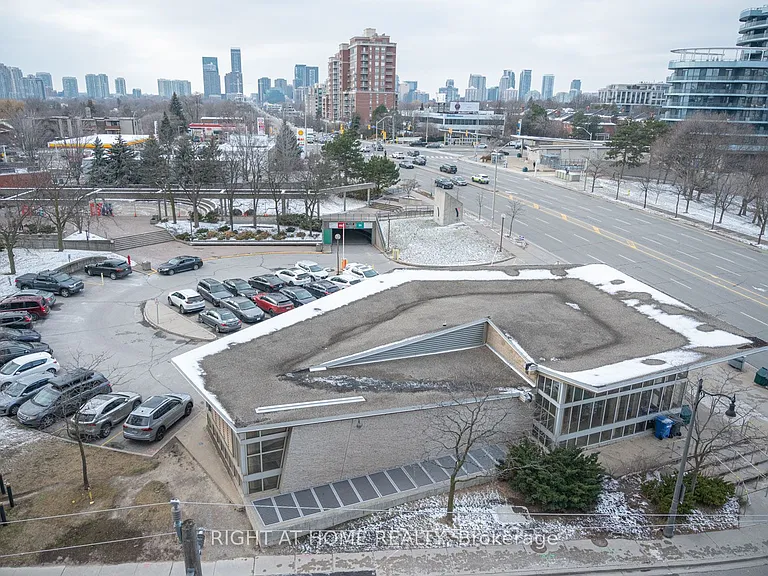 7 Kenaston Gdns #616 — Photo 2