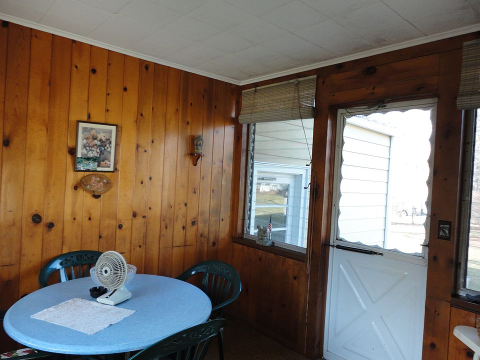 Enclosed porch - 3 seasons