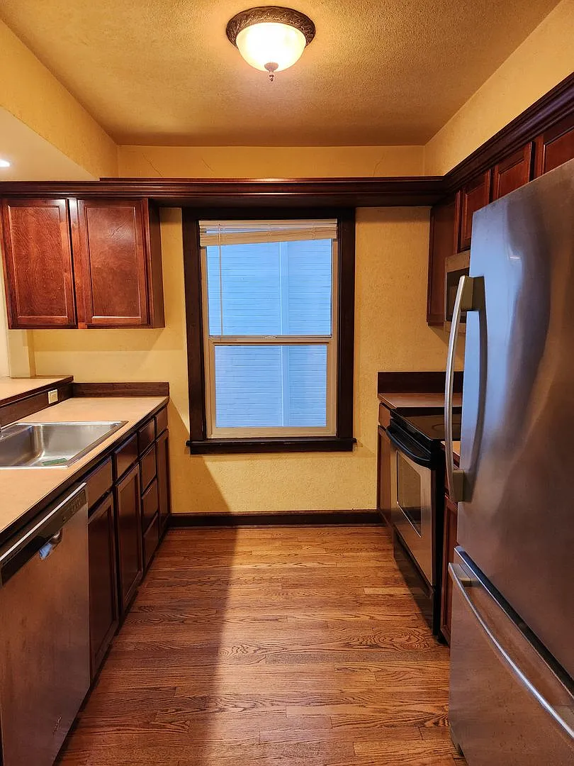 Ella Robert | Uptown Living | 2br Coming Available! — Photo 1