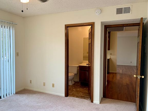 3rd image of 420 E Magnolia Blvd #101