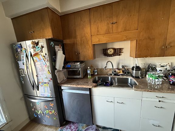 3rd image of 3026 Highland Ave