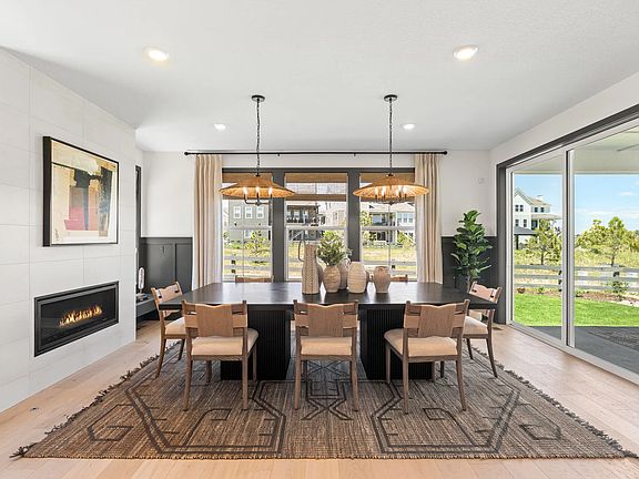 Pemberly Model Dining