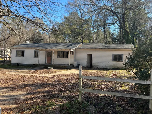 800 S Main St, New Augusta, MS 39462