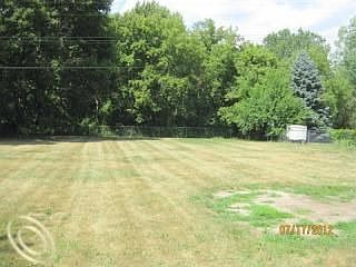 3rd image of 45224 Paris Dr