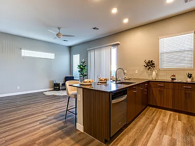 1 Bedroom + Office