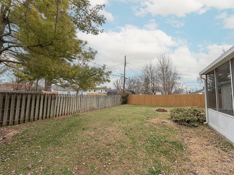 2943 Desoto Way — Photo 24