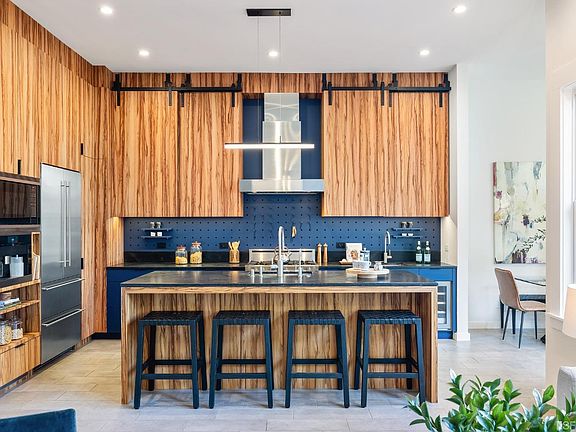 3rd image of 542 Central Ave #544