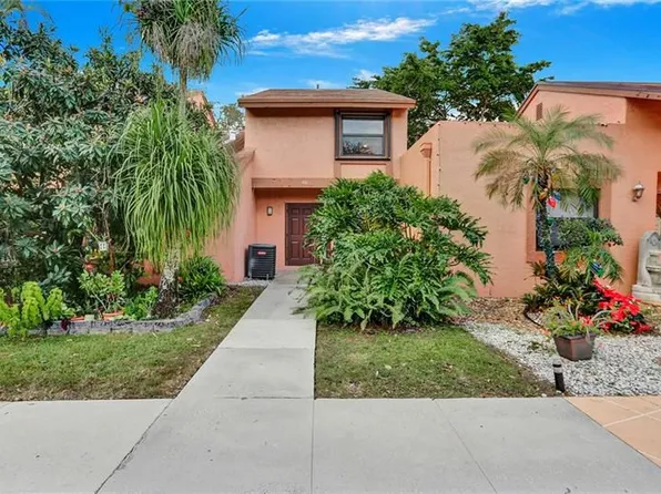 48 Chestnut Cir, Hollywood, FL 33026