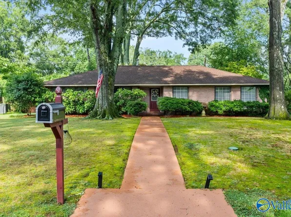 1412 14th Ave SE, Decatur, AL 35601