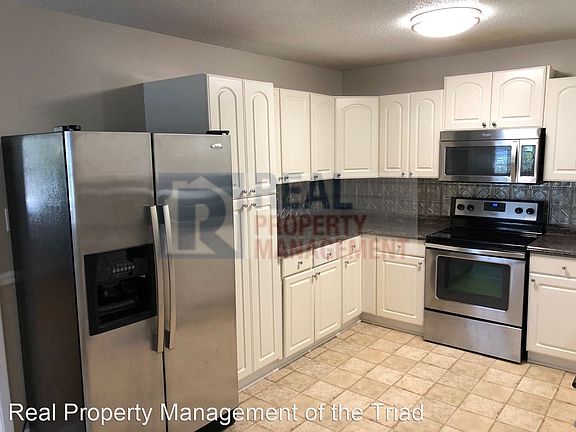 4th image of 2603 Hill N Dale Dr