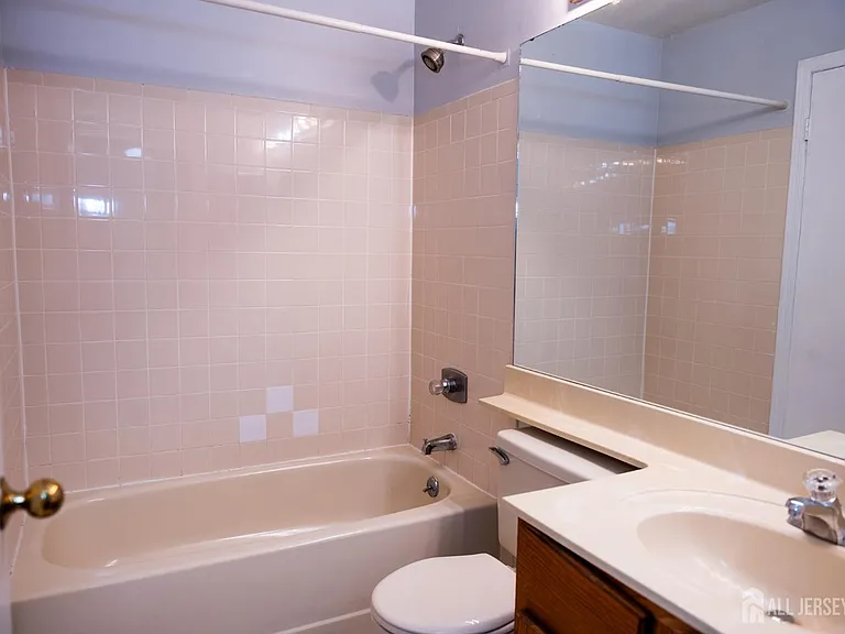 2162 Ash Ct — Photo 11