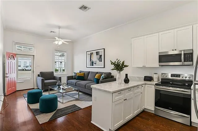 5249 Magazine St — Photo 10