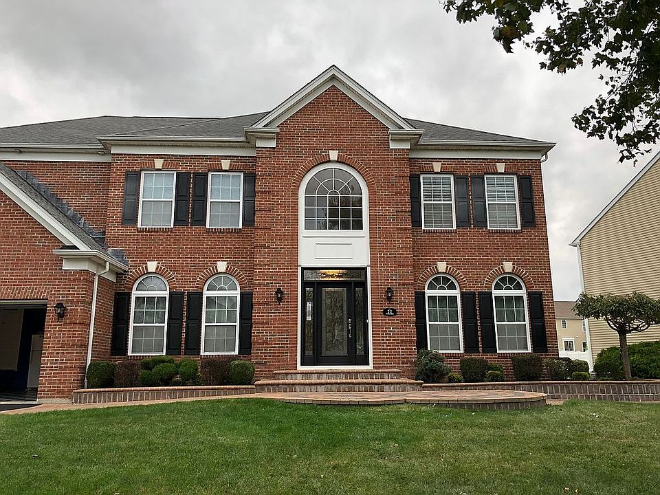 1st image of 22 Pinehurst Dr