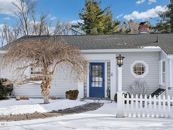 2nd image of 5 Maple Ridge Avenue