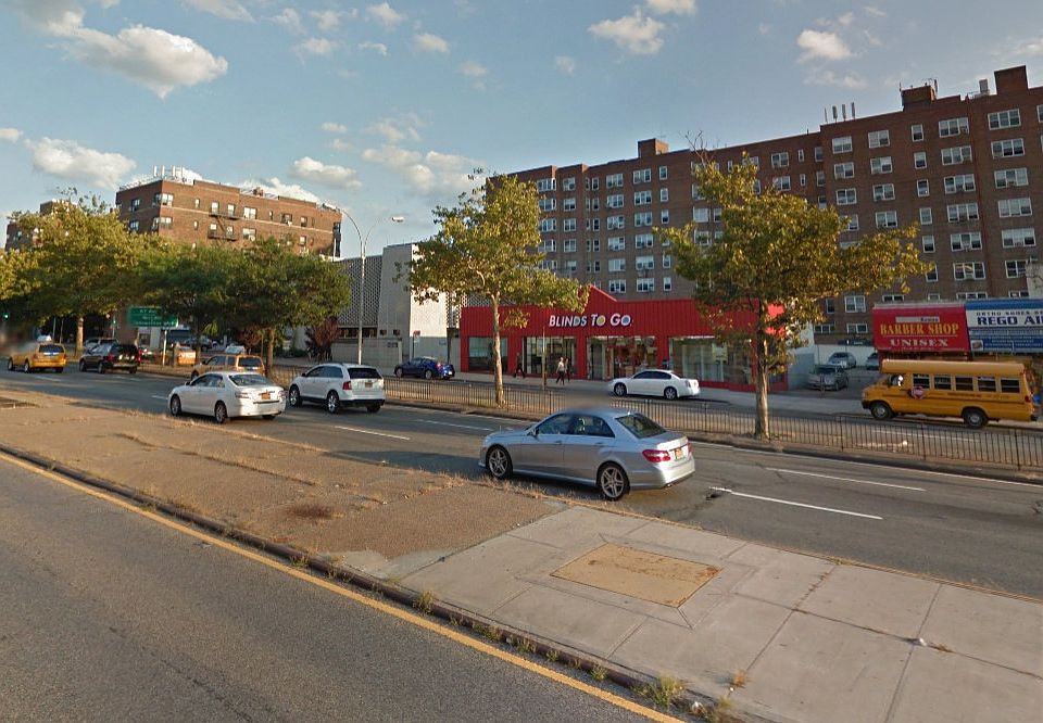 2nd image of 9832 Queens Blvd
