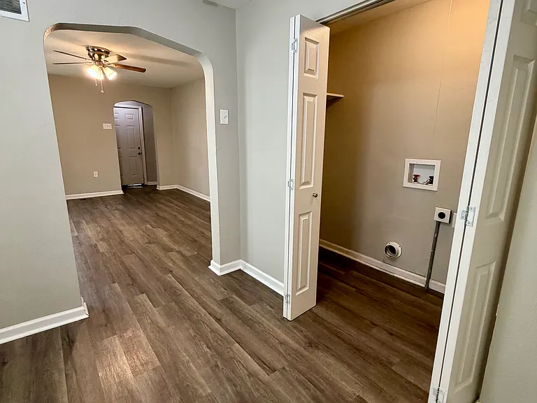815 E Albert Ave — Photo 7