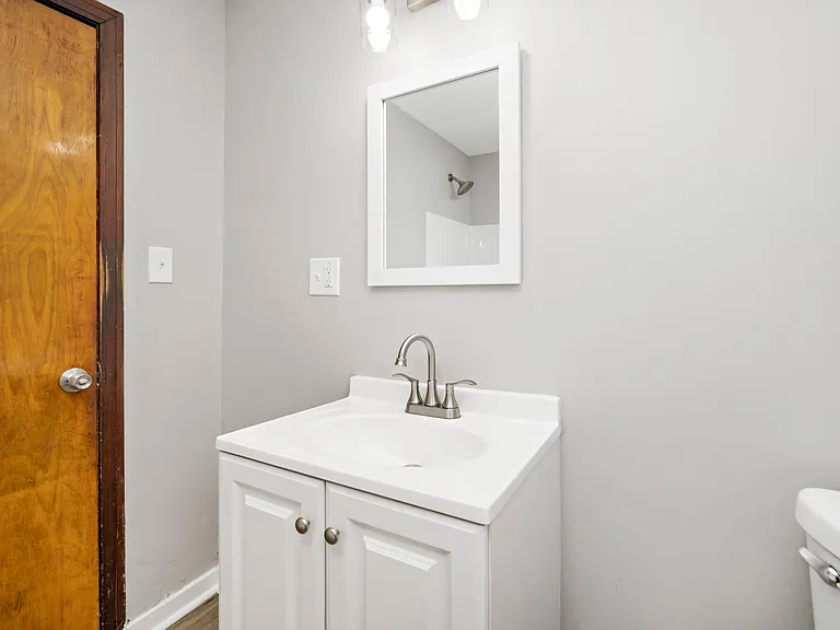670 Main St — Photo 10