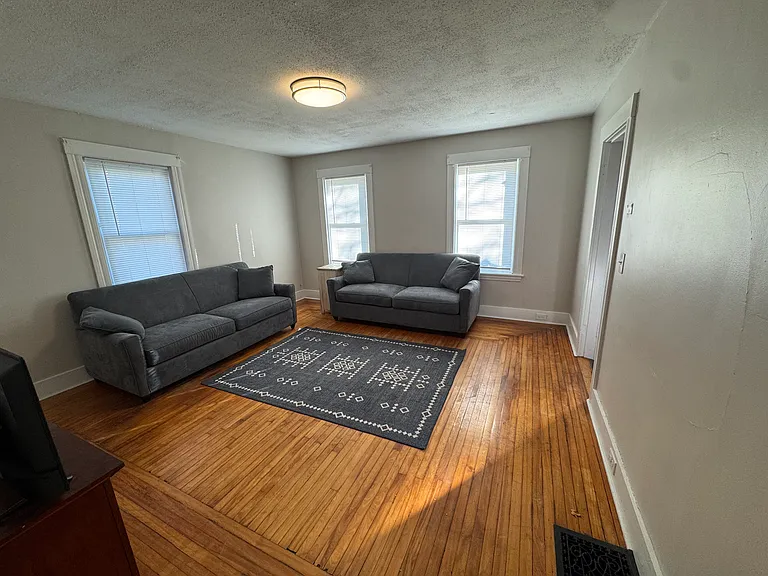 260 Main St — Photo 5