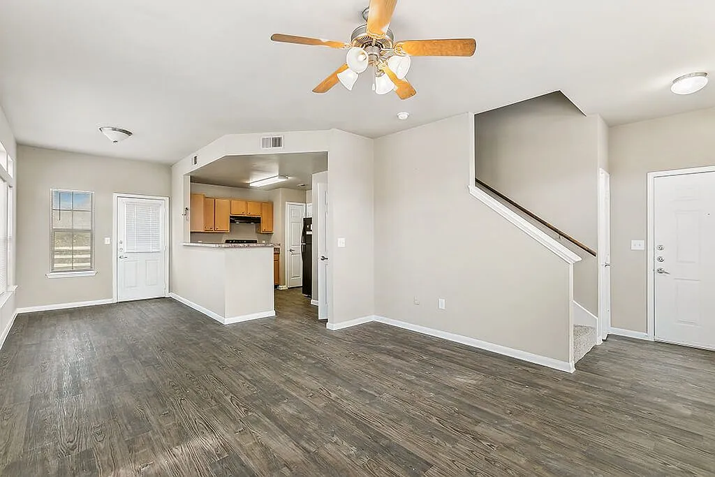 Sterling Green Village & Sheldon Ranch Apartments — Photo 3