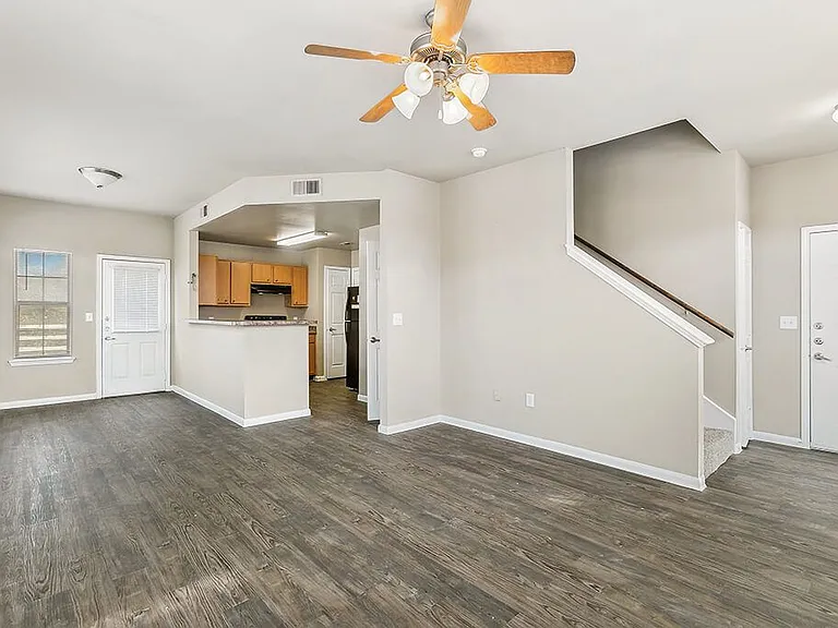 Sterling Green Village & Sheldon Ranch Apartments — Photo 3