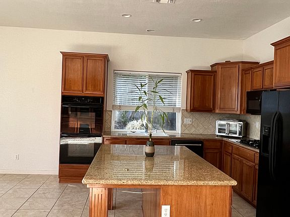 3rd image of 1279 Villagio Dr