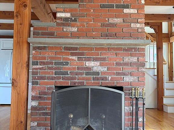 5th image of 90 Whately Rd