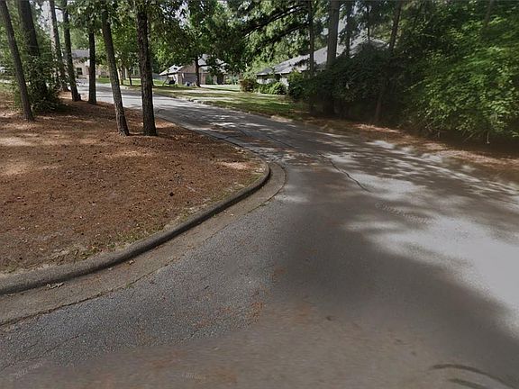 5th image of 1924 Foxbriar Dr