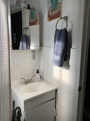 Rented by 50 Stanhope LLC | media 40